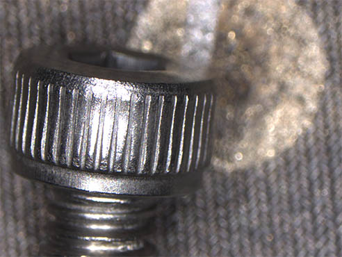 显微镜相机下的螺丝2.jpg 显微镜相机下的螺丝2.jpg